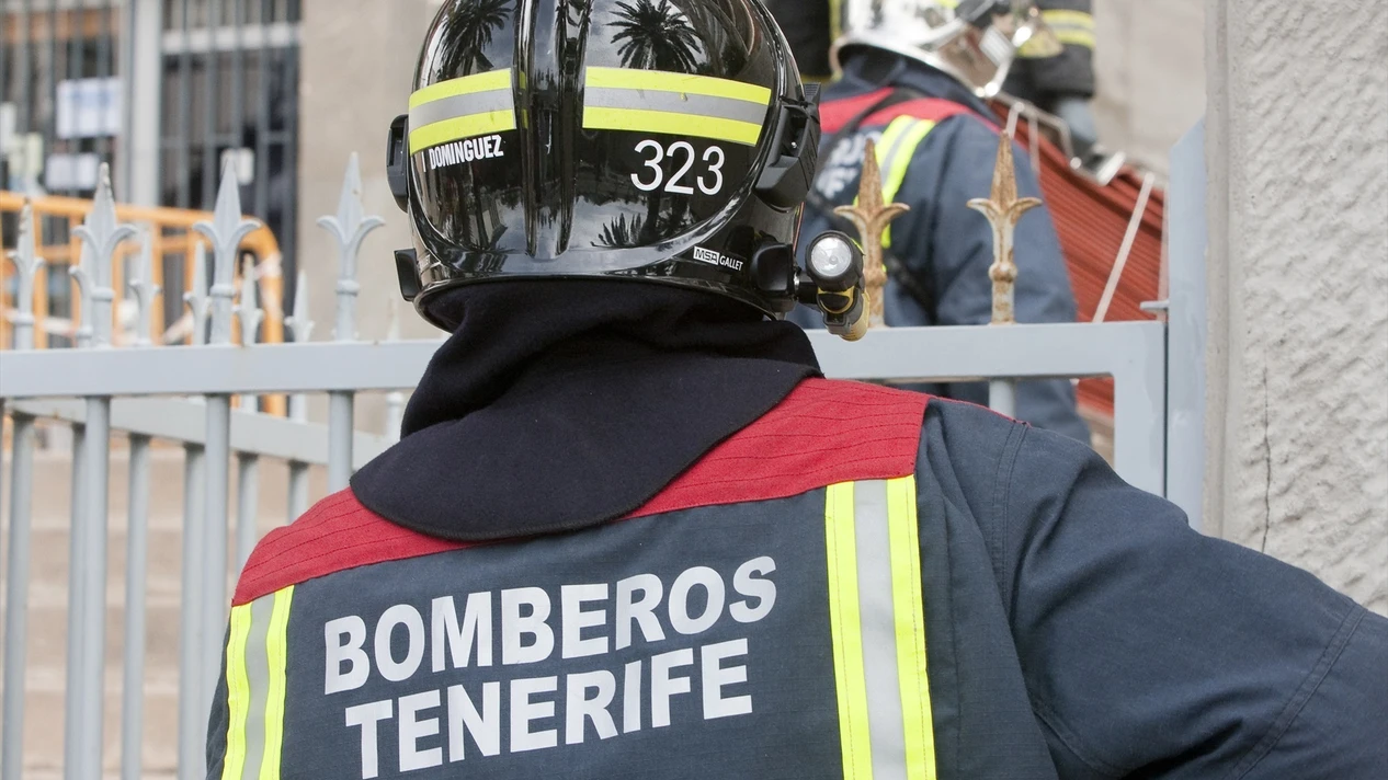 Tres heridos, dos graves, tras un incendio en una instalación hotelera de Adeje, Tenerife