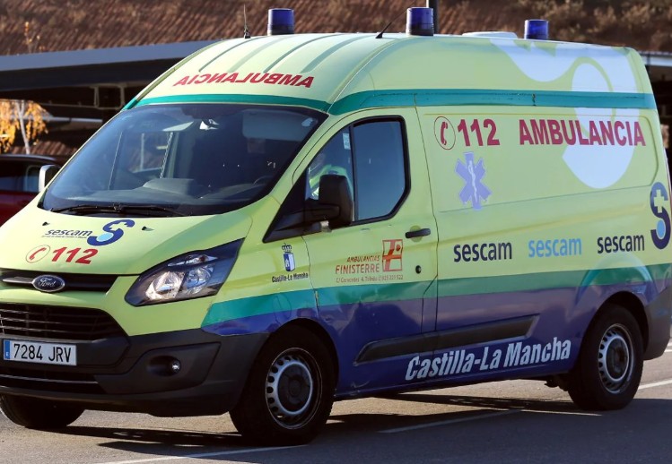 Dos menores hospitalizados tras inhalar humo en un incendio en Caudete, Albacete
