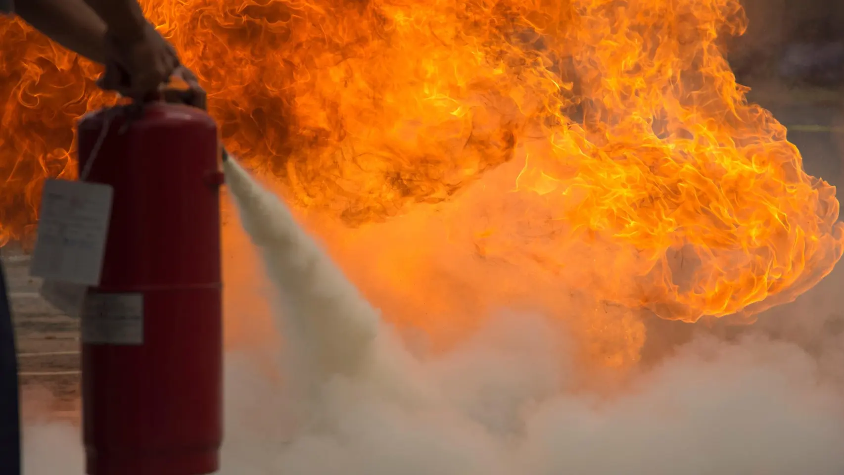 Incendio en Poio: una mujer es hospitalizada tras arder la cocina de su vivienda