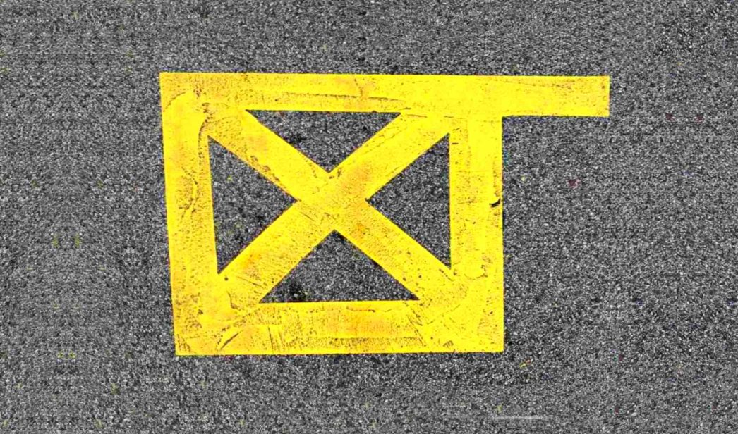 Las señales de tráfico son un componente esencial de la seguridad en carretera