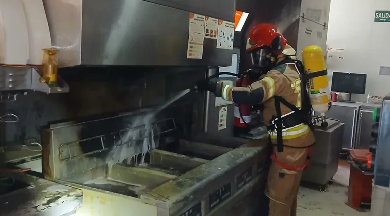 Incendio en un Burger King de Perillo: la importancia de reforzar la seguridad en establecimientos públicos