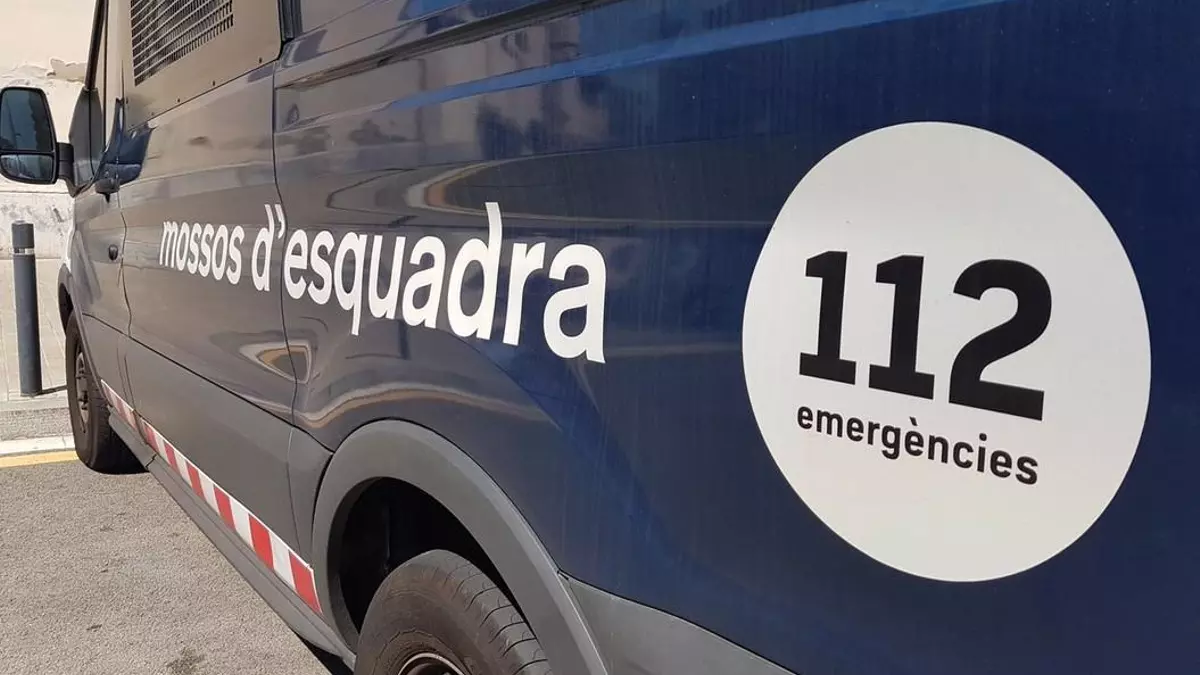 Tres heridos graves en un incendio en Sant Adrià del Besòs: la rápida actuación de los servicios de emergencia evitó una tragedia