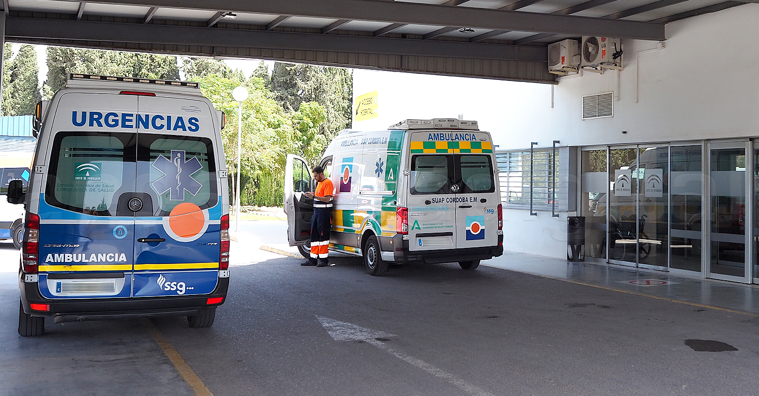 Trágico incendio en Aguilar de la Frontera: dos personas atendidas en el Hospital de Montilla tras un suceso mortal.