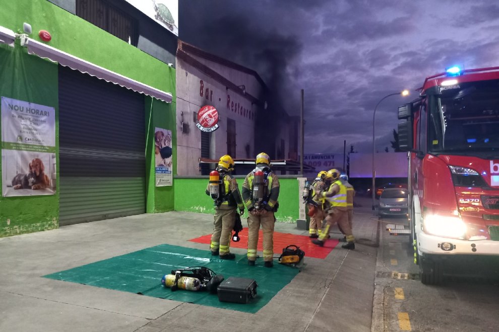 Refuerzo preventivo y estructural tras un incendio en una nave de actividad restauradora en El Vendrell. Contexto del incidente