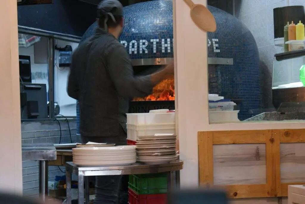 Arde un restaurante italiano de Zaragoza