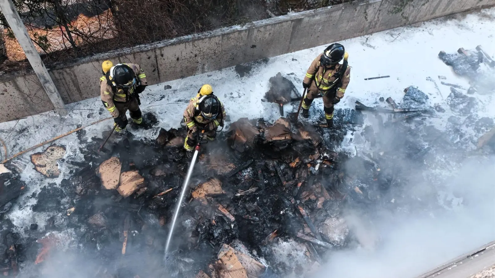 Incendio controlado en el polígono Las Teresas de Yecla: prevención y seguridad en entornos industriales.