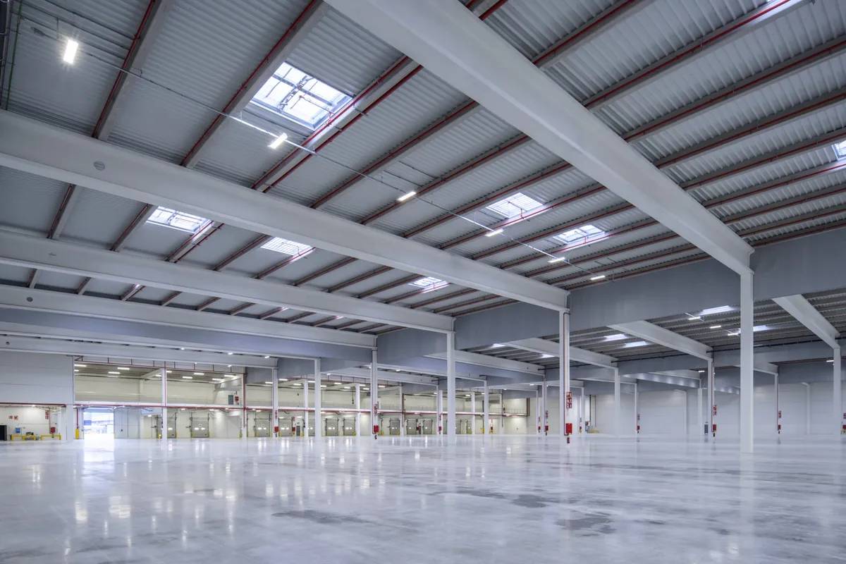 Plataformas logísticas de alta capacidad en Barcelona: infraestructura, seguridad y proyección. Operación estratégica en la segunda corona industrial.