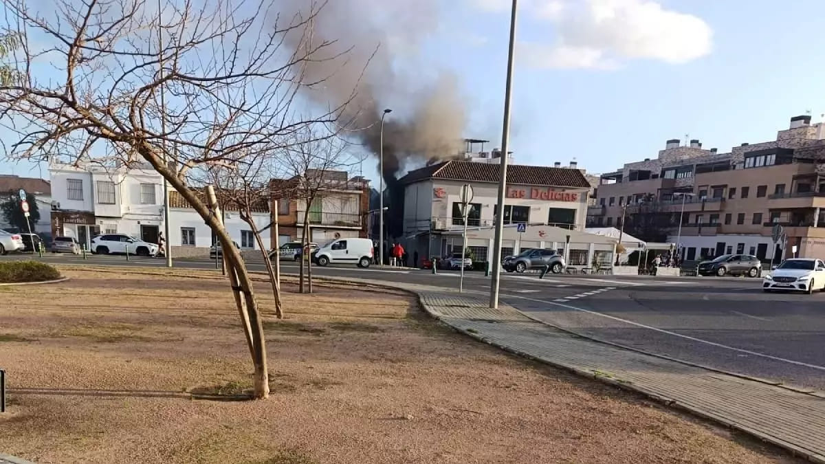 Incendio en la cocina de un restaurante en Córdoba: intervención rápida y lecciones clave para la seguridad hostelera. Actuación inmediata